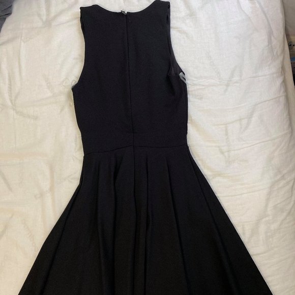 Black Dress - Picture 5 of 10